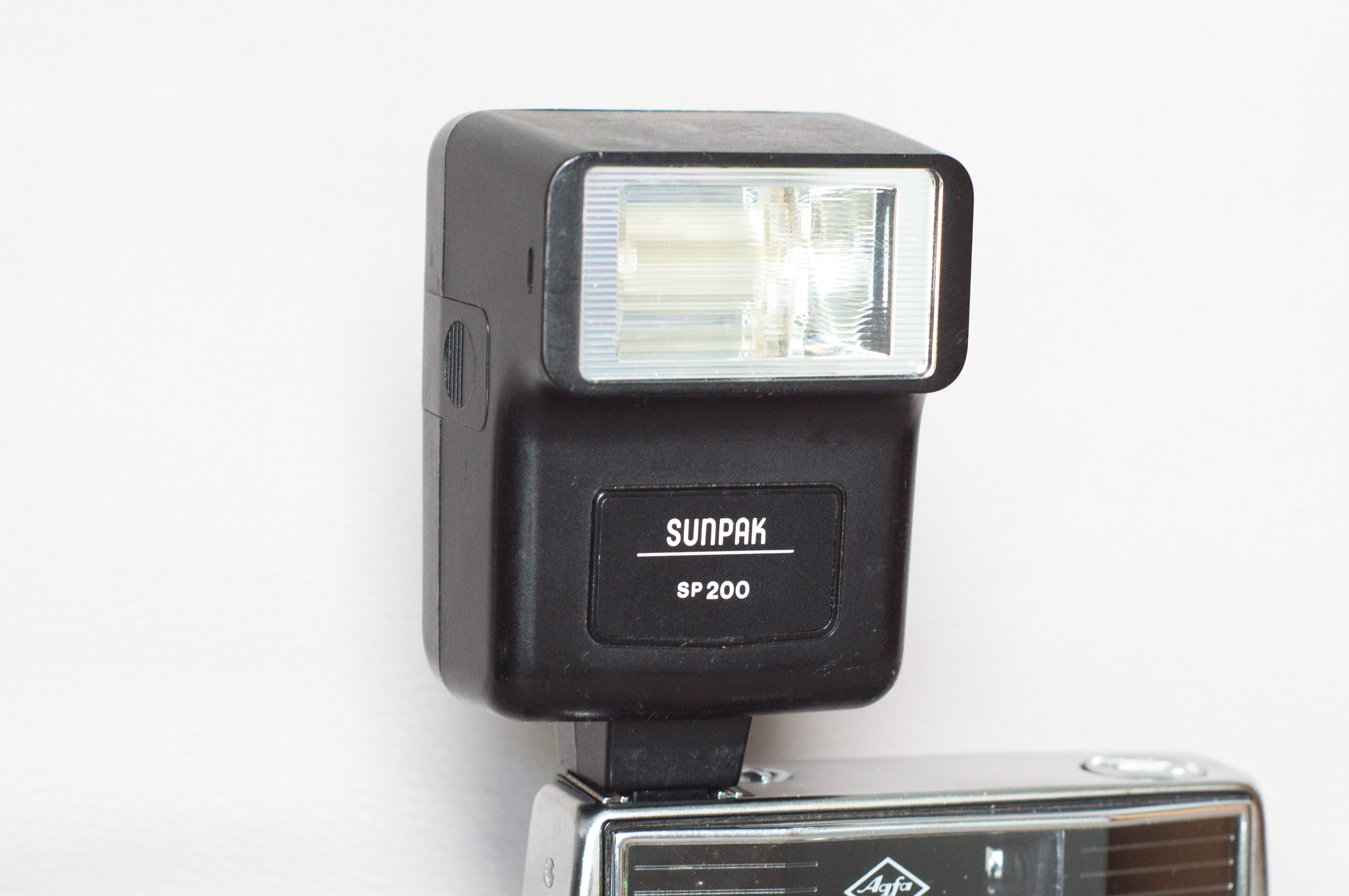 Flash Sunpak Auto 122 - Platyphoto